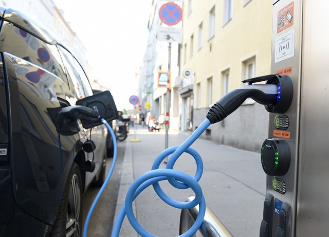 專業(yè)制造，品質(zhì)保證：國內(nèi)領(lǐng)先汽車充電樁廠家！