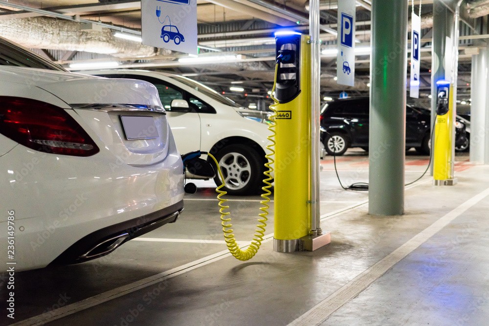 電動(dòng)汽車充電樁的多樣化安裝方案與成本效益
